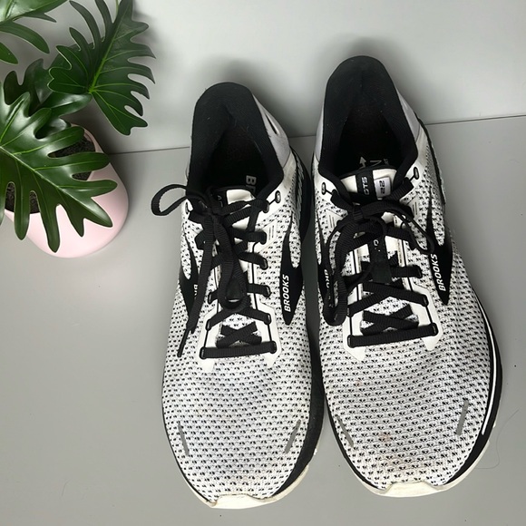 Brooks adrenaline running shoes - Picture 4 of 12